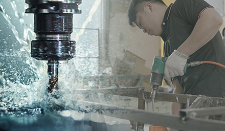 The differences between CNC machining and Reaction injection molding.jpg