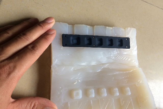 Vacuum casting parts display