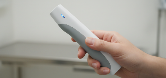 ergonomic industrial design and balanced weight distribution for portable clinical instruments