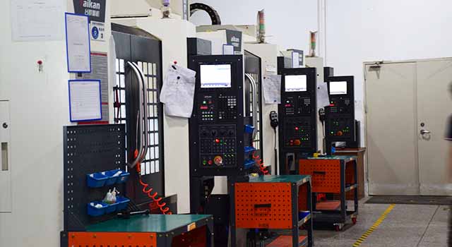 4-axis CNC machine shop