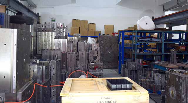 Mold storage room