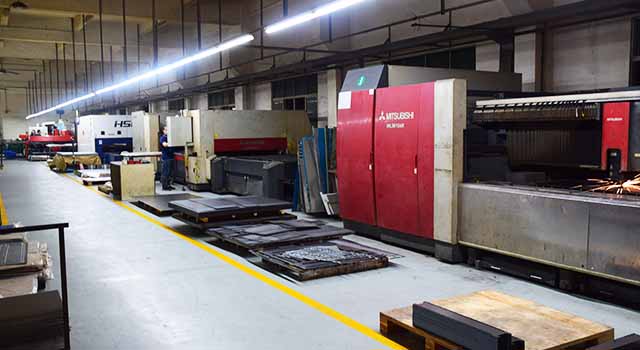 Sheet metal laser cutting shop